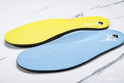 Card: Home” Room Jordan 1 “Rookie OG Low x Air Trophy 1202